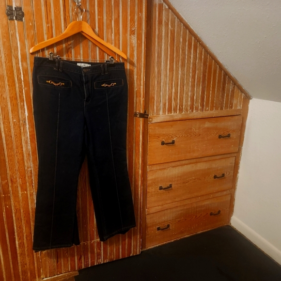 Jeans - Picture 2 of 3